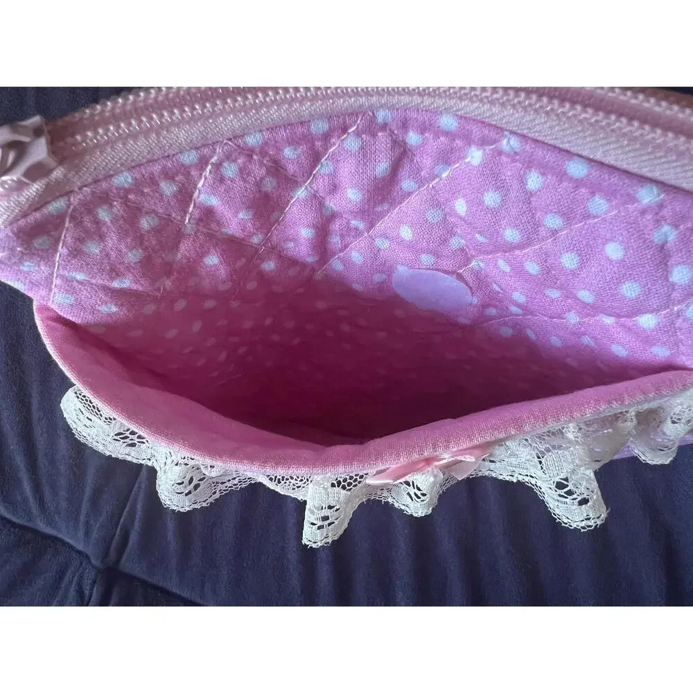 NWOT Handmade Quilted, Bow Kindle Sleeve, Lace Trimmed Front Pocket, Top Zipper